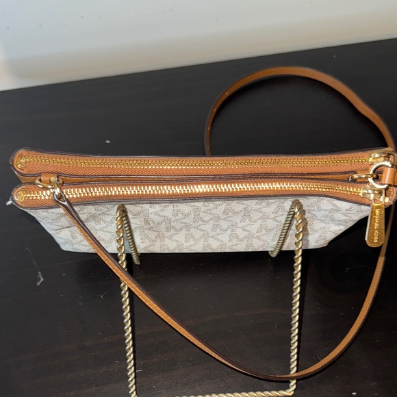 Michael Kors Tan and White Crossbody Bag - Picture 3 of 15